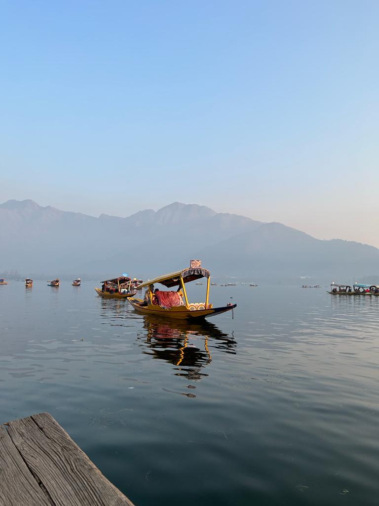 kashmir treat houseboat